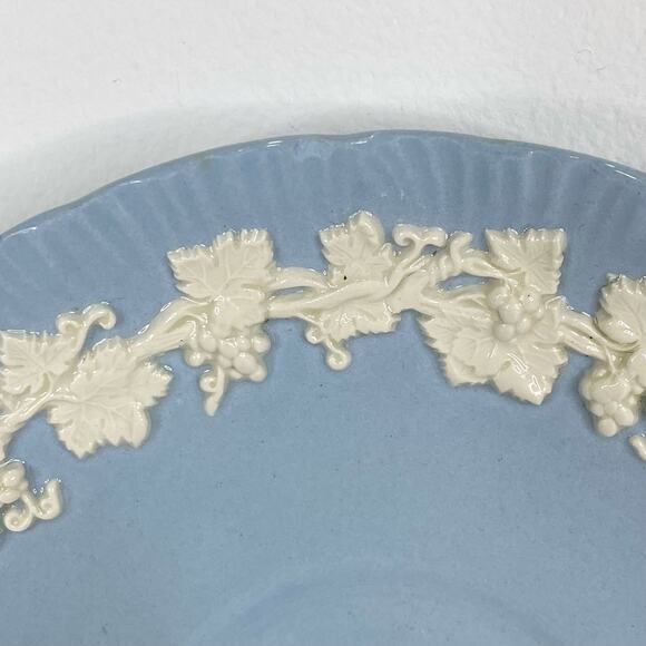 Wedgwood China Embossed Queens Ware 6" Porcelain Saucer Cream on Lavender - Picture 7 of 8